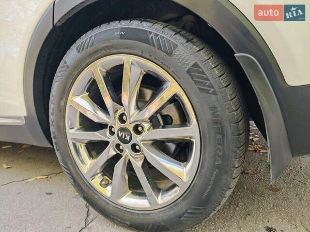 Киа Соренто 2015 в Могилев-Подольском на Automoto.ua Белый Киа Соренто, объемом двигателя 2.2 л и пробегом 214 тыс. км за 19300 $, фото 54 на Automoto.ua