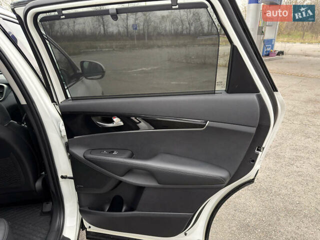 Білий Кіа Соренто, об'ємом двигуна 2.2 л та пробігом 135 тис. км за 24000 $, фото 46 на Automoto.ua