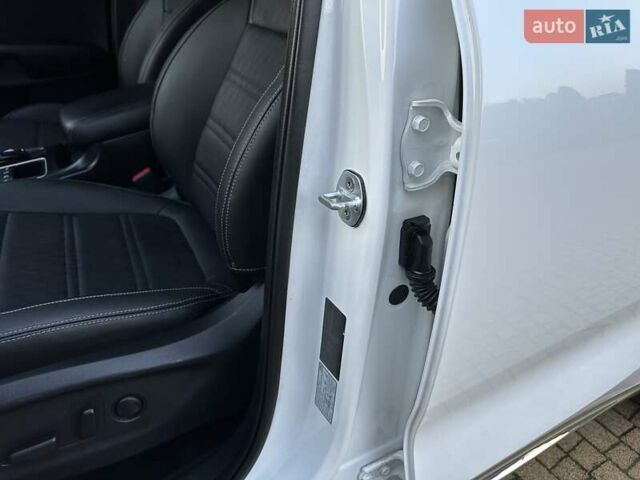 Белый Киа Соренто, объемом двигателя 2.2 л и пробегом 225 тыс. км за 19191 $, фото 100 на Automoto.ua