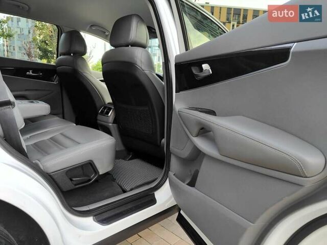 Белый Киа Соренто, объемом двигателя 2 л и пробегом 187 тыс. км за 12990 $, фото 52 на Automoto.ua