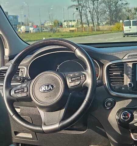 Білий Кіа Соренто, об'ємом двигуна 2.2 л та пробігом 216 тис. км за 19450 $, фото 8 на Automoto.ua