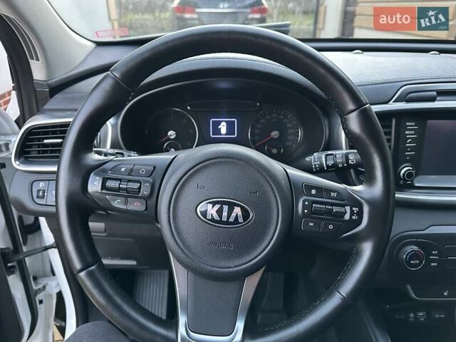 Белый Киа Соренто, объемом двигателя 2.2 л и пробегом 225 тыс. км за 19191 $, фото 104 на Automoto.ua