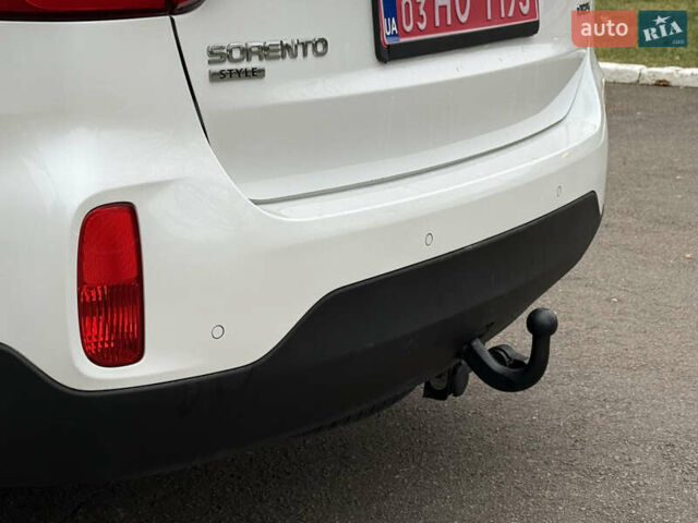 Білий Кіа Соренто, об'ємом двигуна 2.2 л та пробігом 175 тис. км за 17750 $, фото 26 на Automoto.ua