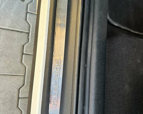 Белый Киа Соренто, объемом двигателя 2.2 л и пробегом 198 тыс. км за 21999 $, фото 79 на Automoto.ua