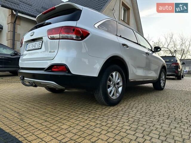 Белый Киа Соренто, объемом двигателя 2.2 л и пробегом 225 тыс. км за 19191 $, фото 15 на Automoto.ua