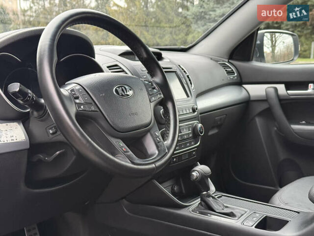 Білий Кіа Соренто, об'ємом двигуна 2.2 л та пробігом 175 тис. км за 17750 $, фото 34 на Automoto.ua