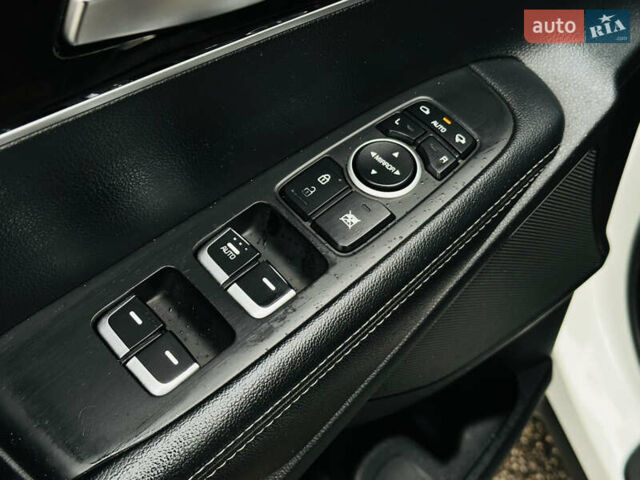 Киа Соренто 2015 в Харькове на Automoto.ua Белый Киа Соренто, объемом двигателя 2 л и пробегом 291 тыс. км за 17900 $, фото 24 на Automoto.ua