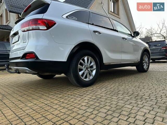 Белый Киа Соренто, объемом двигателя 2.2 л и пробегом 225 тыс. км за 19191 $, фото 14 на Automoto.ua