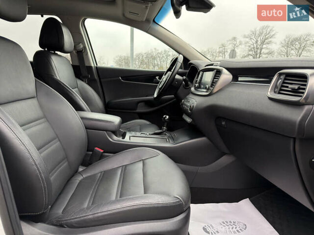 Білий Кіа Соренто, об'ємом двигуна 2.2 л та пробігом 135 тис. км за 24000 $, фото 37 на Automoto.ua