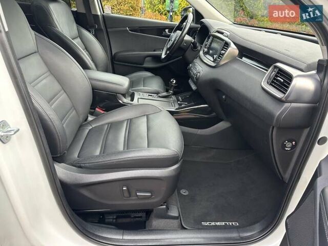 Кіа Соренто 2015 у Луцьку на Automoto.ua Білий Кіа Соренто, об'ємом двигуна 2.2 л та пробігом 150 тис. км за 23500 $, фото 65 на Automoto.ua