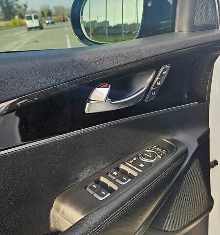 Білий Кіа Соренто, об'ємом двигуна 2.2 л та пробігом 216 тис. км за 19450 $, фото 12 на Automoto.ua