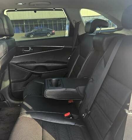 Білий Кіа Соренто, об'ємом двигуна 2.2 л та пробігом 216 тис. км за 19450 $, фото 7 на Automoto.ua