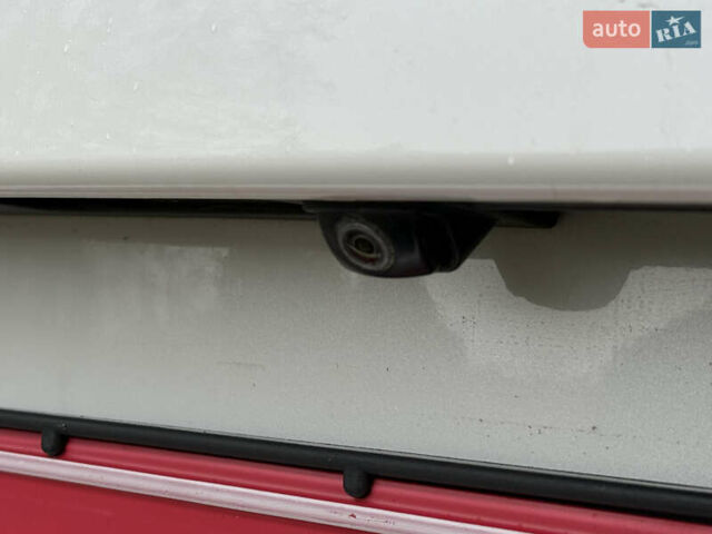 Білий Кіа Соренто, об'ємом двигуна 2.2 л та пробігом 175 тис. км за 16999 $, фото 29 на Automoto.ua