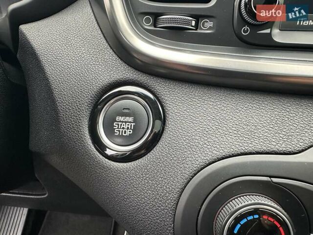 Кіа Соренто 2015 у Луцьку на Automoto.ua Білий Кіа Соренто, об'ємом двигуна 2.2 л та пробігом 150 тис. км за 23500 $, фото 32 на Automoto.ua