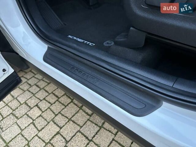 Белый Киа Соренто, объемом двигателя 2.2 л и пробегом 225 тыс. км за 19191 $, фото 96 на Automoto.ua