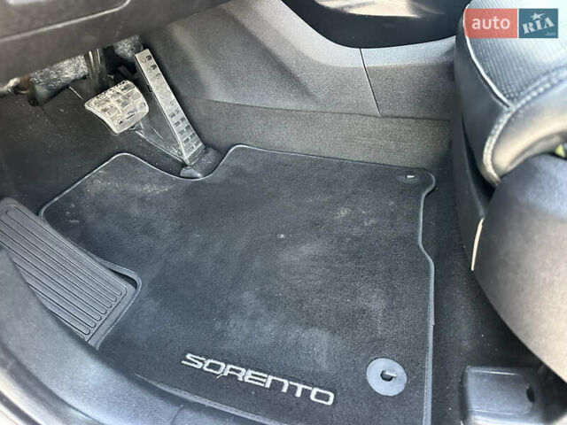 Белый Киа Соренто, объемом двигателя 2.2 л и пробегом 198 тыс. км за 21999 $, фото 30 на Automoto.ua