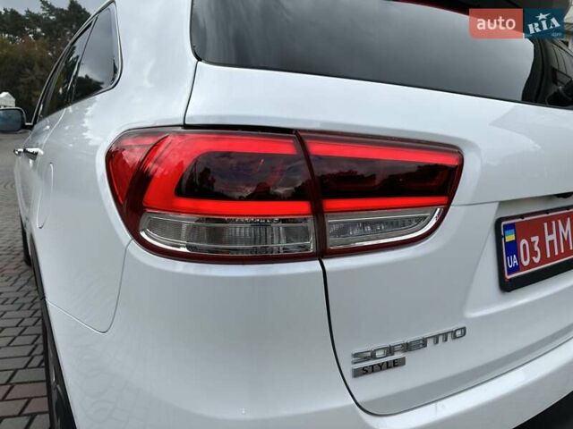 Кіа Соренто 2015 у Луцьку на Automoto.ua Білий Кіа Соренто, об'ємом двигуна 2.2 л та пробігом 150 тис. км за 23500 $, фото 106 на Automoto.ua