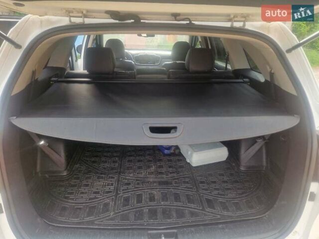 Білий Кіа Соренто, об'ємом двигуна 3.34 л та пробігом 236 тис. км за 14999 $, фото 6 на Automoto.ua