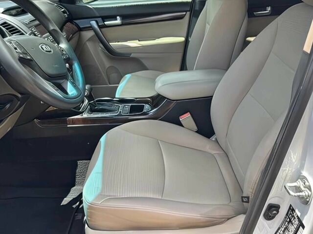 Белый Киа Соренто, объемом двигателя 2.4 л и пробегом 70 тыс. км за 3500 $, фото 7 на Automoto.ua