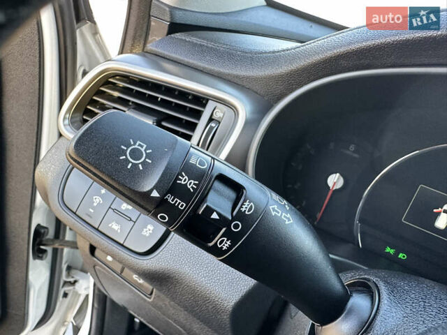 Белый Киа Соренто, объемом двигателя 2.2 л и пробегом 198 тыс. км за 21999 $, фото 41 на Automoto.ua