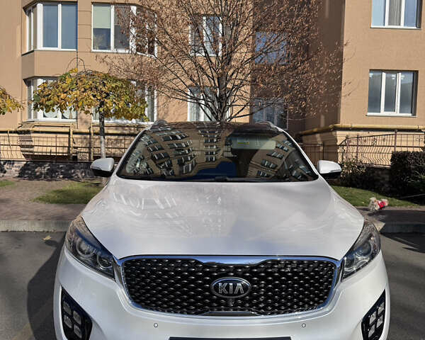 Белый Киа Соренто, объемом двигателя 2.2 л и пробегом 122 тыс. км за 21900 $, фото 1 на Automoto.ua