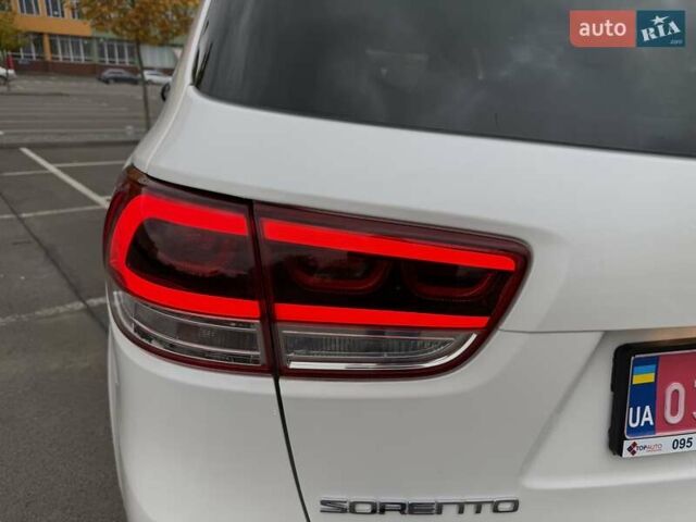 Білий Кіа Соренто, об'ємом двигуна 2.2 л та пробігом 145 тис. км за 22500 $, фото 41 на Automoto.ua