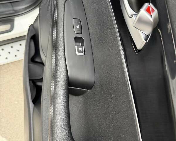 Білий Кіа Соренто, об'ємом двигуна 2.2 л та пробігом 145 тис. км за 22500 $, фото 13 на Automoto.ua