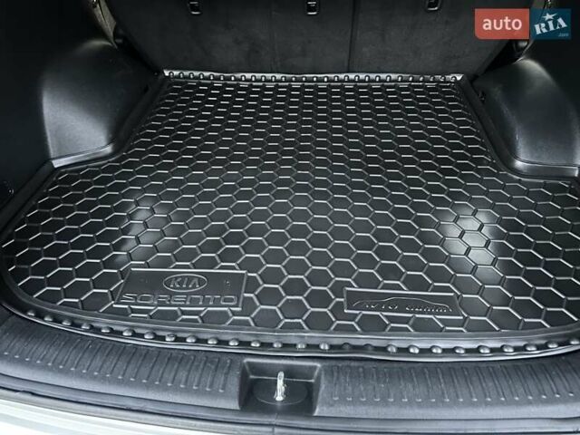Белый Киа Соренто, объемом двигателя 2.2 л и пробегом 225 тыс. км за 19191 $, фото 145 на Automoto.ua
