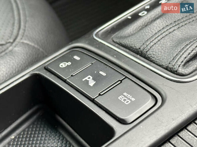 Білий Кіа Соренто, об'ємом двигуна 2.2 л та пробігом 175 тис. км за 16999 $, фото 60 на Automoto.ua