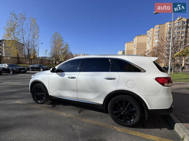 Белый Киа Соренто, объемом двигателя 2.2 л и пробегом 122 тыс. км за 21900 $, фото 2 на Automoto.ua