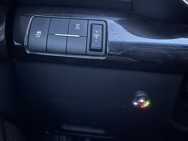 Белый Киа Соренто, объемом двигателя 2.4 л и пробегом 220 тыс. км за 13900 $, фото 2 на Automoto.ua