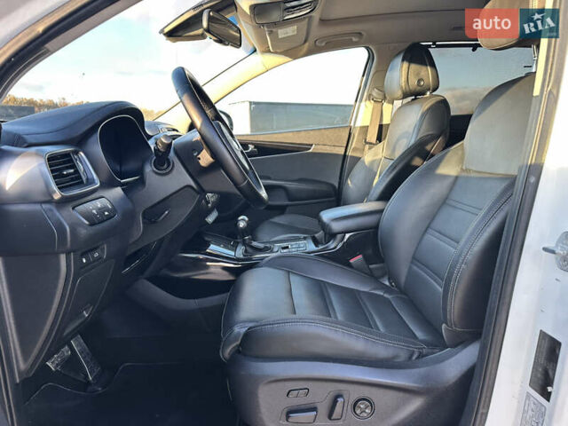 Белый Киа Соренто, объемом двигателя 2.2 л и пробегом 198 тыс. км за 21999 $, фото 27 на Automoto.ua