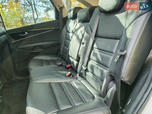 Киа Соренто 2015 в Могилев-Подольском на Automoto.ua Белый Киа Соренто, объемом двигателя 2.2 л и пробегом 214 тыс. км за 19300 $, фото 45 на Automoto.ua