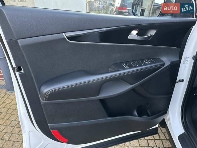 Белый Киа Соренто, объемом двигателя 2.2 л и пробегом 225 тыс. км за 19191 $, фото 91 на Automoto.ua