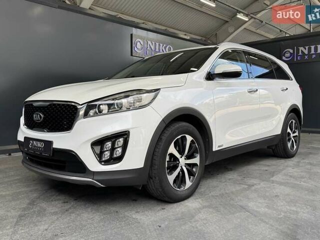 Білий Кіа Соренто, об'ємом двигуна 2 л та пробігом 239 тис. км за 12500 $, фото 3 на Automoto.ua