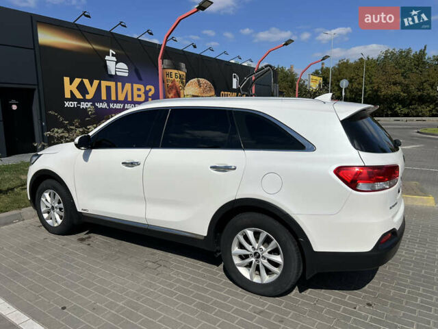 Белый Киа Соренто, объемом двигателя 2.2 л и пробегом 170 тыс. км за 20600 $, фото 3 на Automoto.ua