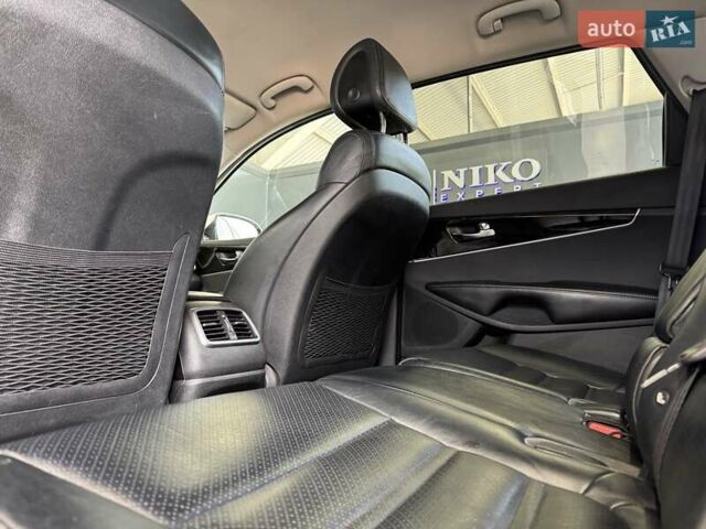 Білий Кіа Соренто, об'ємом двигуна 2 л та пробігом 239 тис. км за 12500 $, фото 33 на Automoto.ua