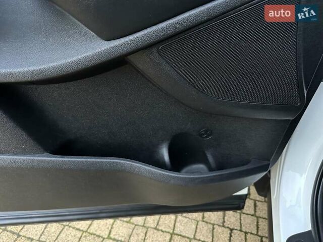 Белый Киа Соренто, объемом двигателя 2.2 л и пробегом 225 тыс. км за 19191 $, фото 93 на Automoto.ua