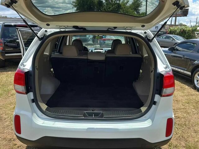 Белый Киа Соренто, объемом двигателя 2.4 л и пробегом 70 тыс. км за 3500 $, фото 12 на Automoto.ua