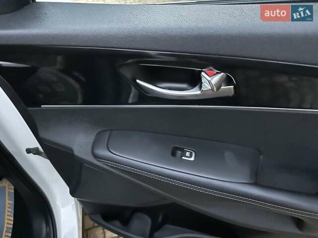 Белый Киа Соренто, объемом двигателя 2.2 л и пробегом 225 тыс. км за 19191 $, фото 159 на Automoto.ua