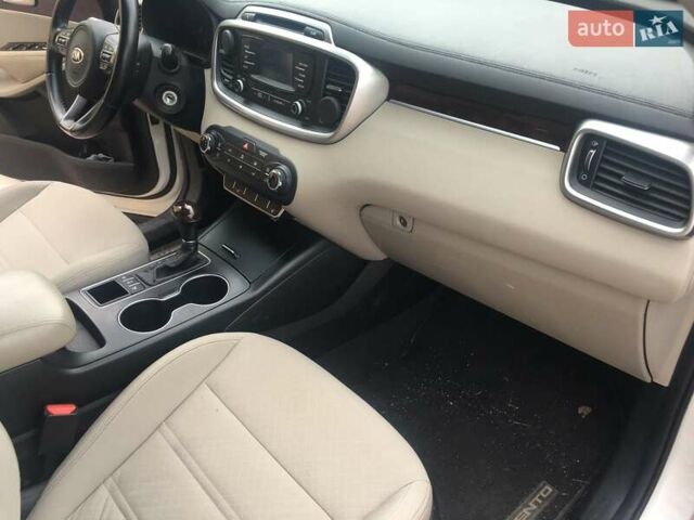 Белый Киа Соренто, объемом двигателя 3.3 л и пробегом 99 тыс. км за 15500 $, фото 7 на Automoto.ua