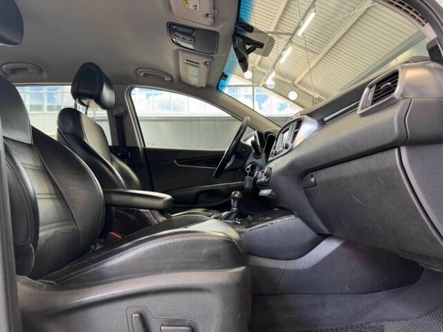 Белый Киа Соренто, объемом двигателя 2 л и пробегом 239 тыс. км за 12000 $, фото 17 на Automoto.ua