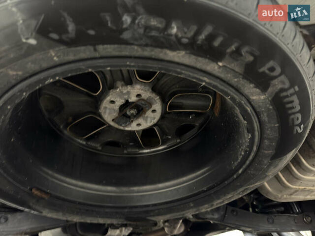 Білий Кіа Соренто, об'ємом двигуна 2.2 л та пробігом 135 тис. км за 24000 $, фото 25 на Automoto.ua