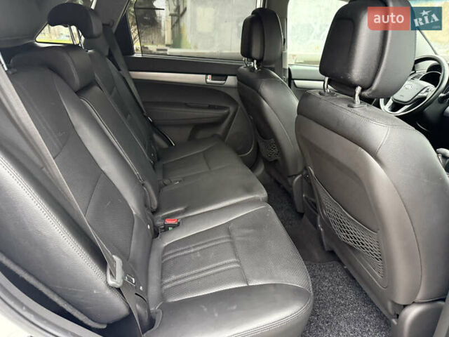 Білий Кіа Соренто, об'ємом двигуна 2.2 л та пробігом 175 тис. км за 17750 $, фото 49 на Automoto.ua