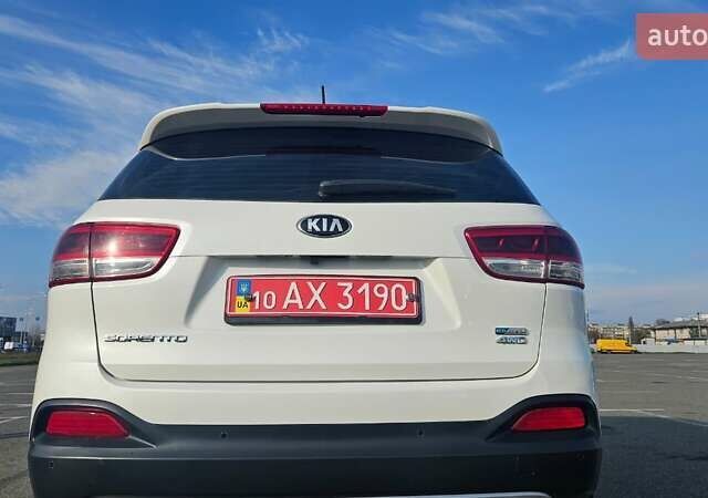 Білий Кіа Соренто, об'ємом двигуна 2.2 л та пробігом 216 тис. км за 19450 $, фото 4 на Automoto.ua