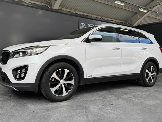 Белый Киа Соренто, объемом двигателя 2 л и пробегом 239 тыс. км за 12000 $, фото 2 на Automoto.ua