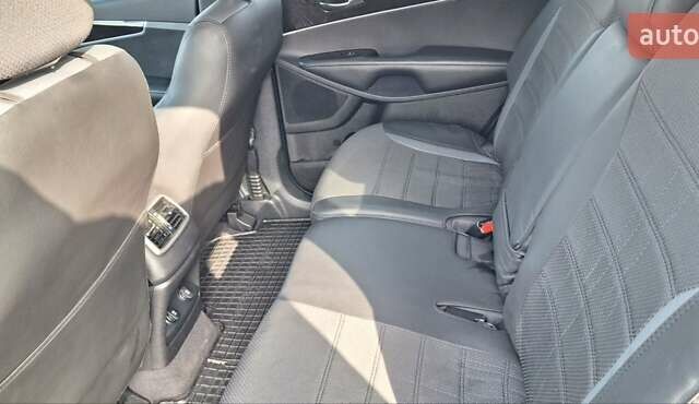 Белый Киа Соренто, объемом двигателя 2.4 л и пробегом 118 тыс. км за 15200 $, фото 14 на Automoto.ua