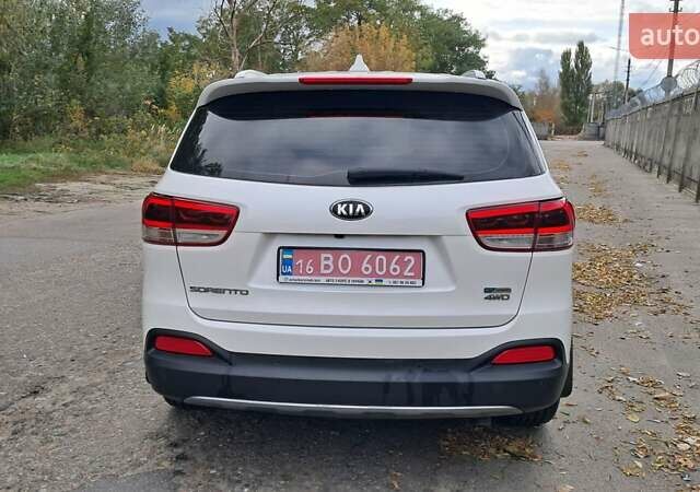 Киа Соренто 2015 в Киеве на Automoto.ua Белый Киа Соренто, объемом двигателя 2 л и пробегом 179 тыс. км за 21900 $, фото 2 на Automoto.ua