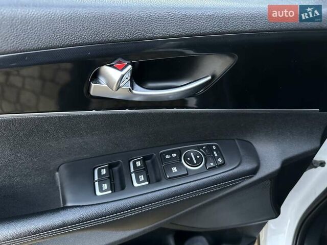 Белый Киа Соренто, объемом двигателя 2.2 л и пробегом 225 тыс. км за 19191 $, фото 92 на Automoto.ua