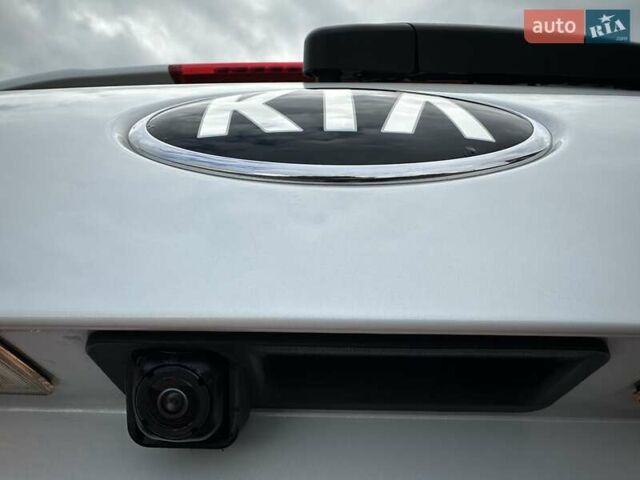 Кіа Соренто 2015 у Луцьку на Automoto.ua Білий Кіа Соренто, об'ємом двигуна 2.2 л та пробігом 150 тис. км за 23500 $, фото 98 на Automoto.ua